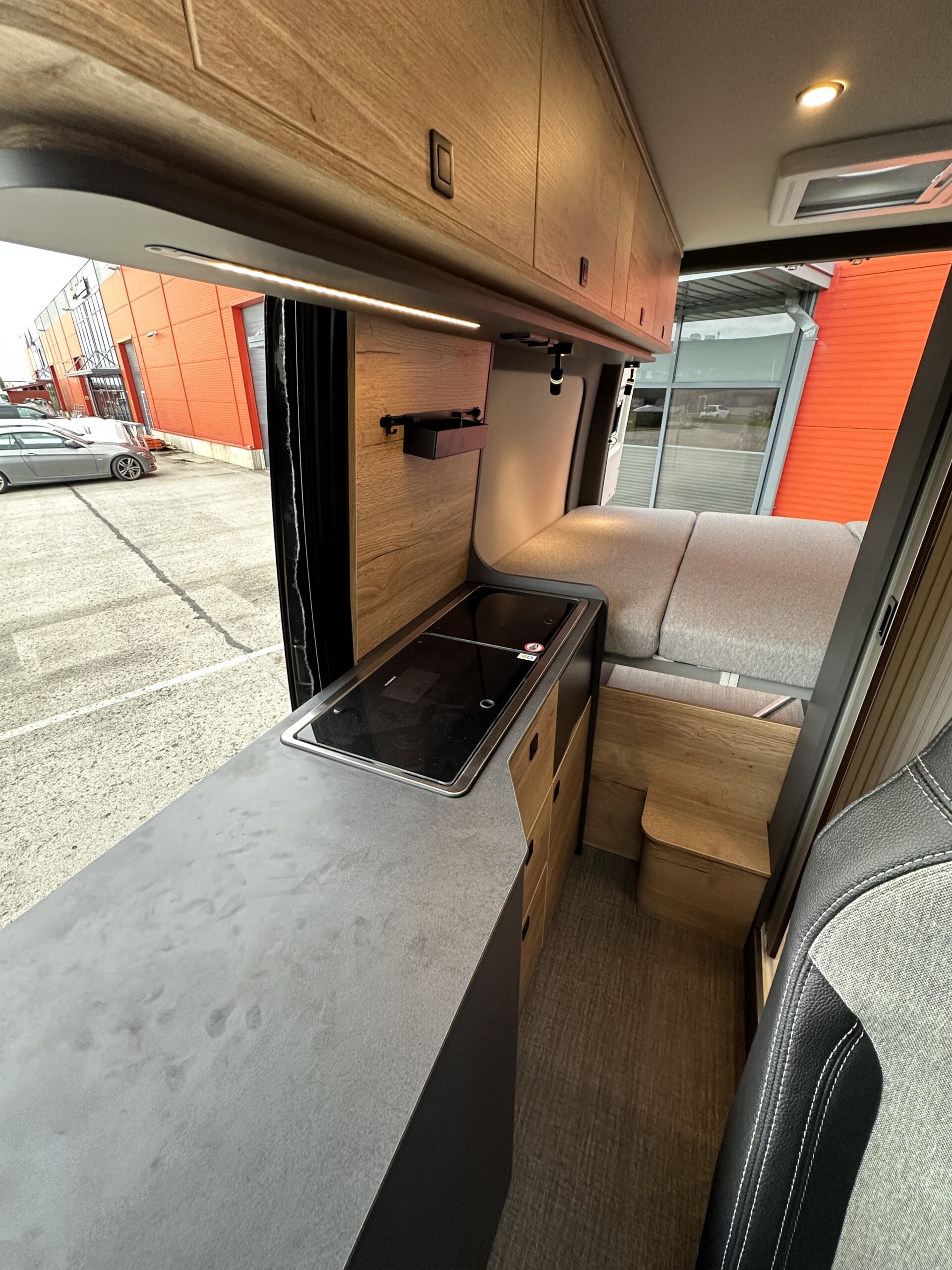Mercedes-Benz Sprinter 319 CDI 2025 (749 NPR)