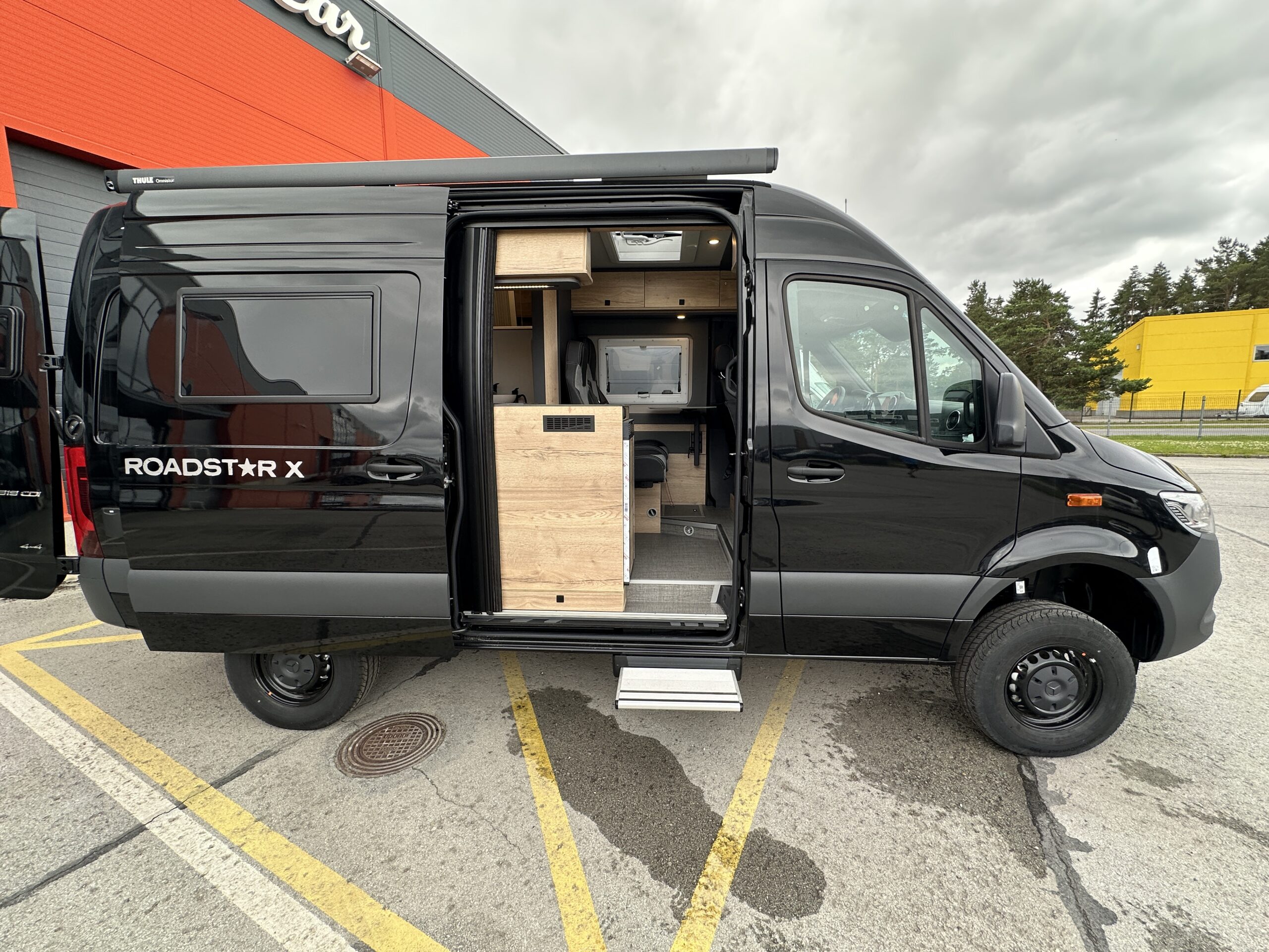 Mercedes-Benz Sprinter 319 CDI 2025 (749 NPR)