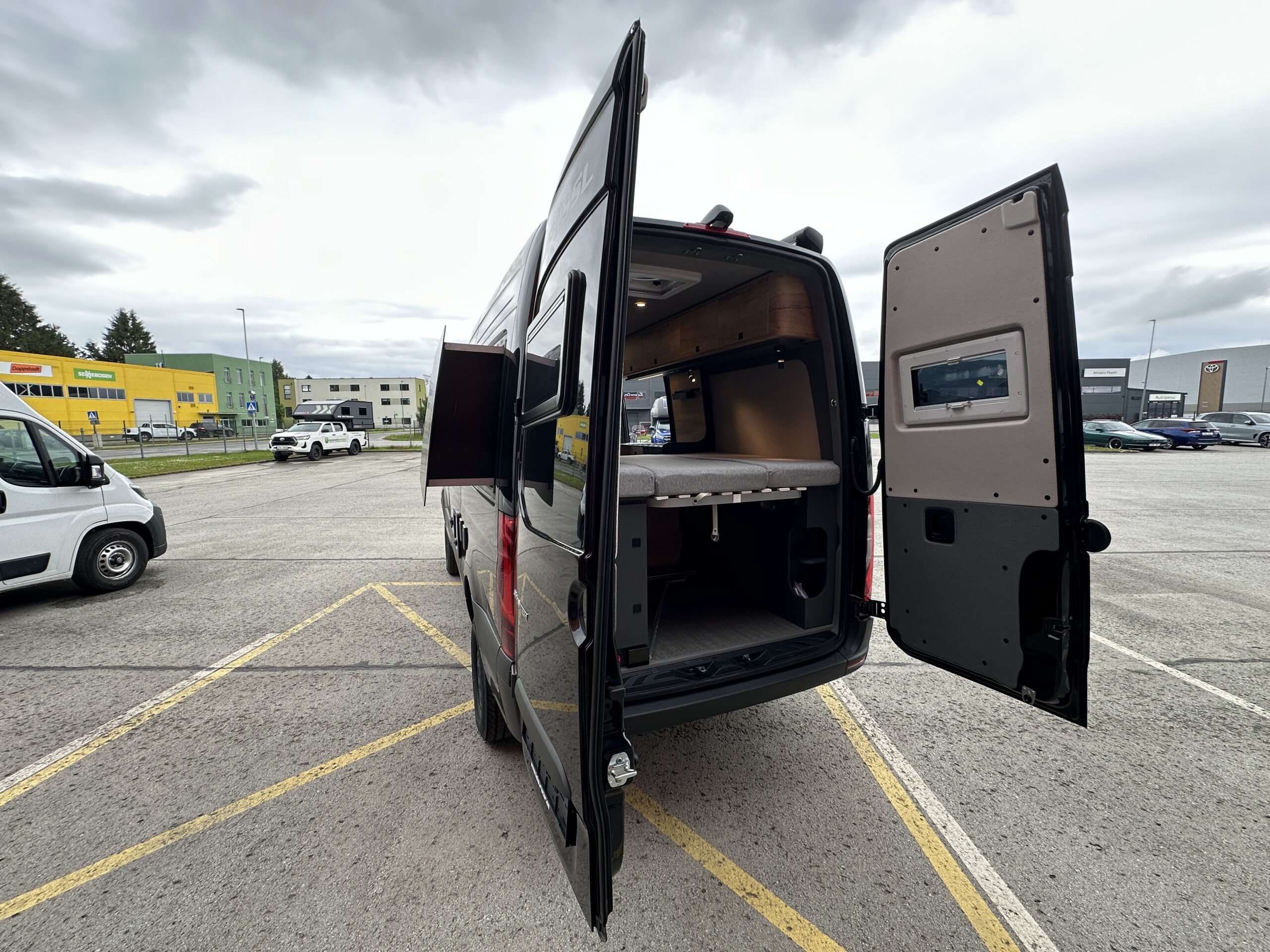 Mercedes-Benz Sprinter 319 CDI 2025 (749 NPR)